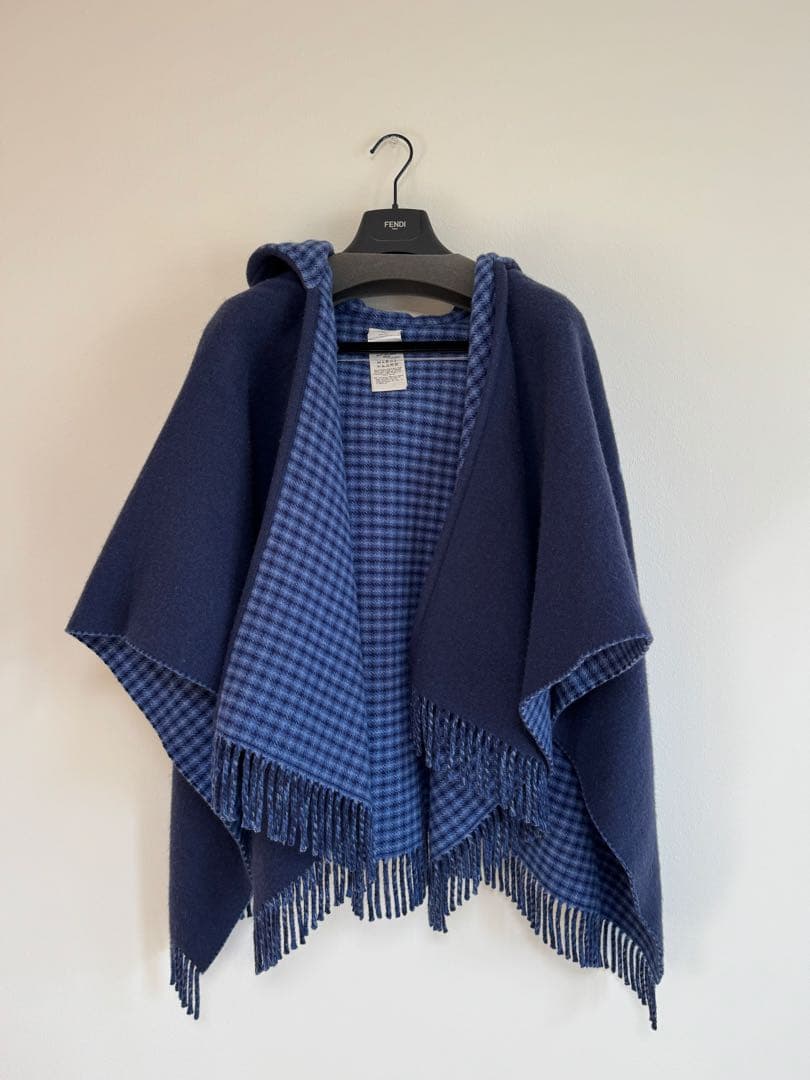 FENDI フード付きネイビーポンチョ - メルカリ