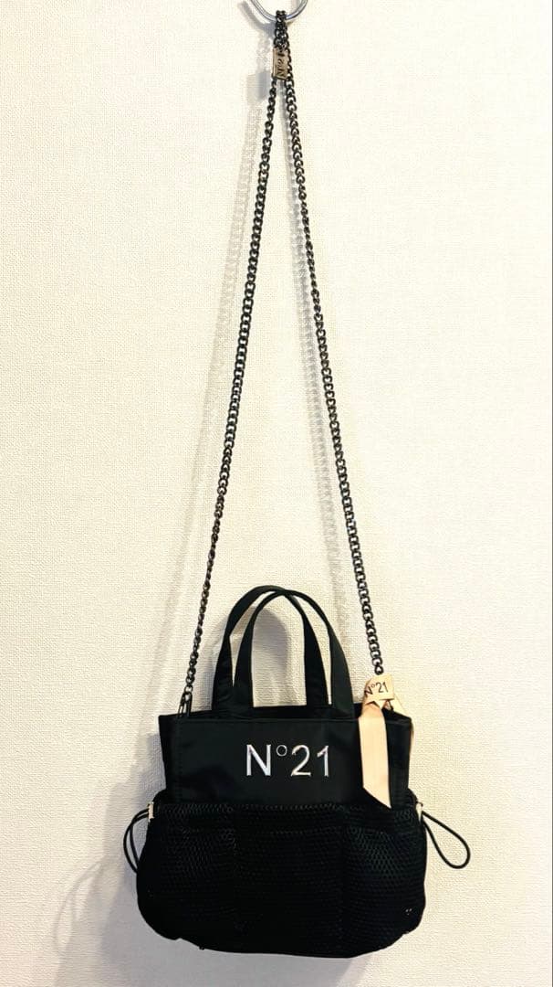 未使用】ヌメロ ヴェントゥーノ N°21 黒 バッグ チェーン取り外し可能