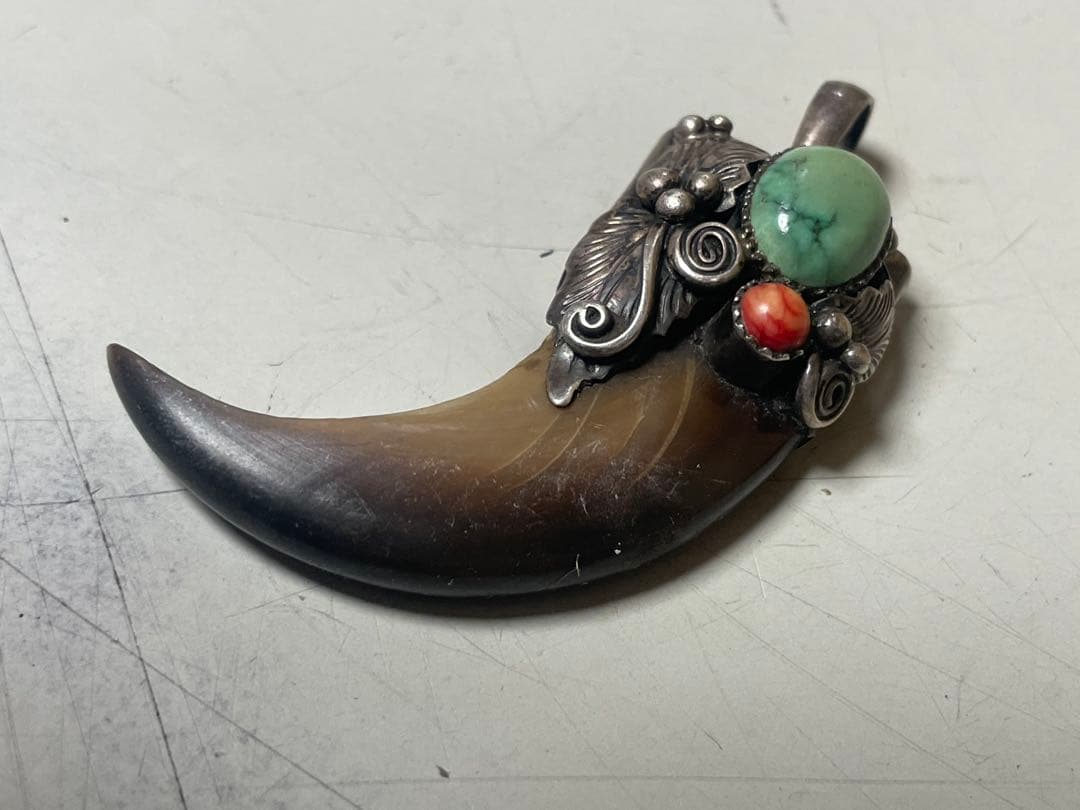 熊の爪ペンダントトップ 925刻印あり①