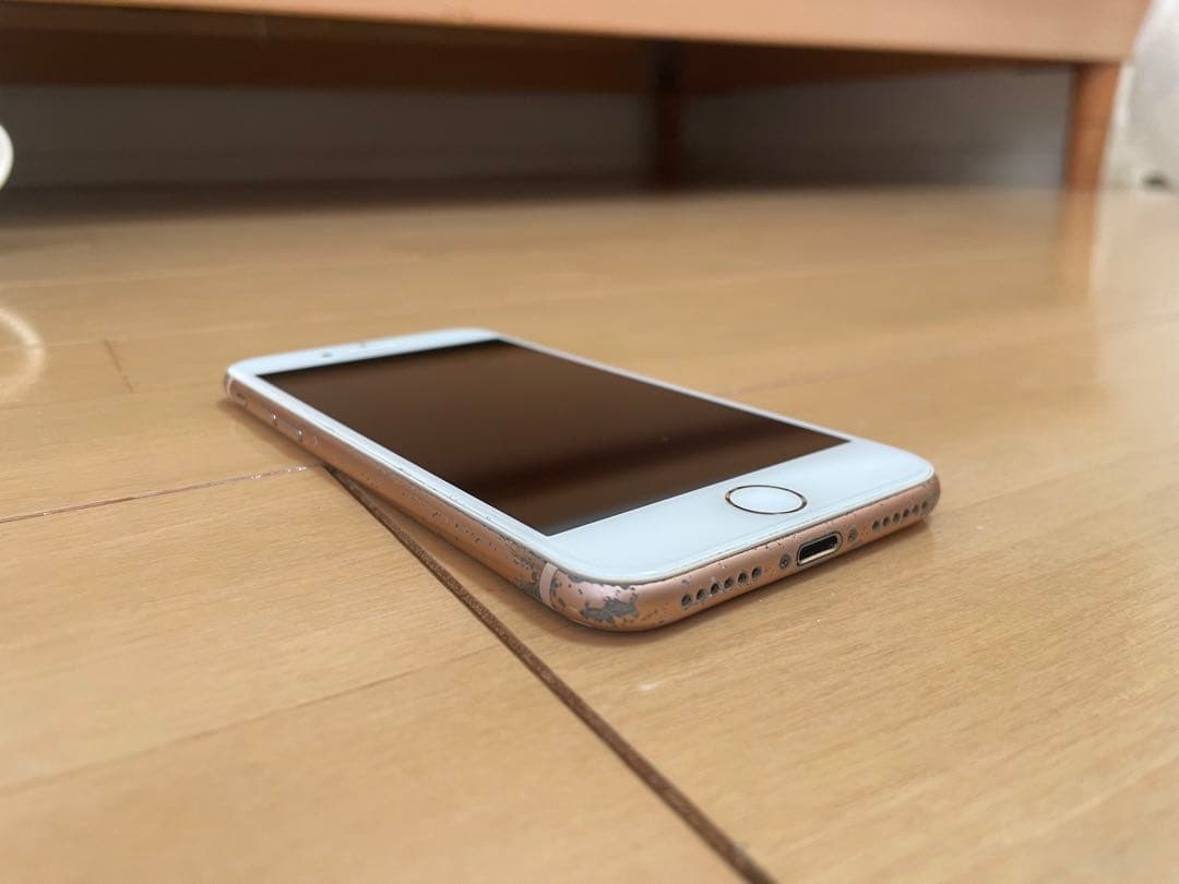 S*）様 iPhone8 64GB機能不良、背面割れあり、専用箱無し本体のみ
