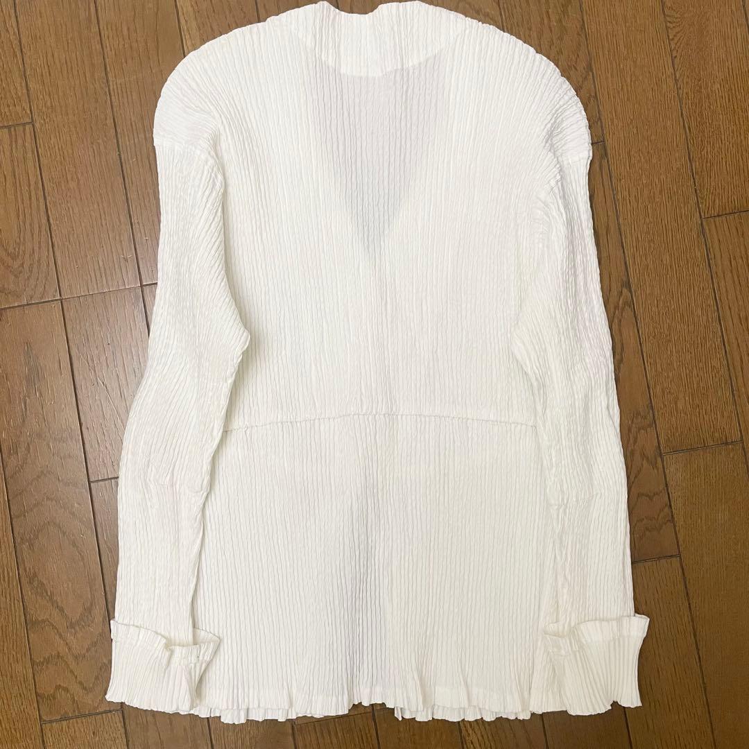 美品 roku ホワイトVネックボタンシャツ 37400円 - メルカリ