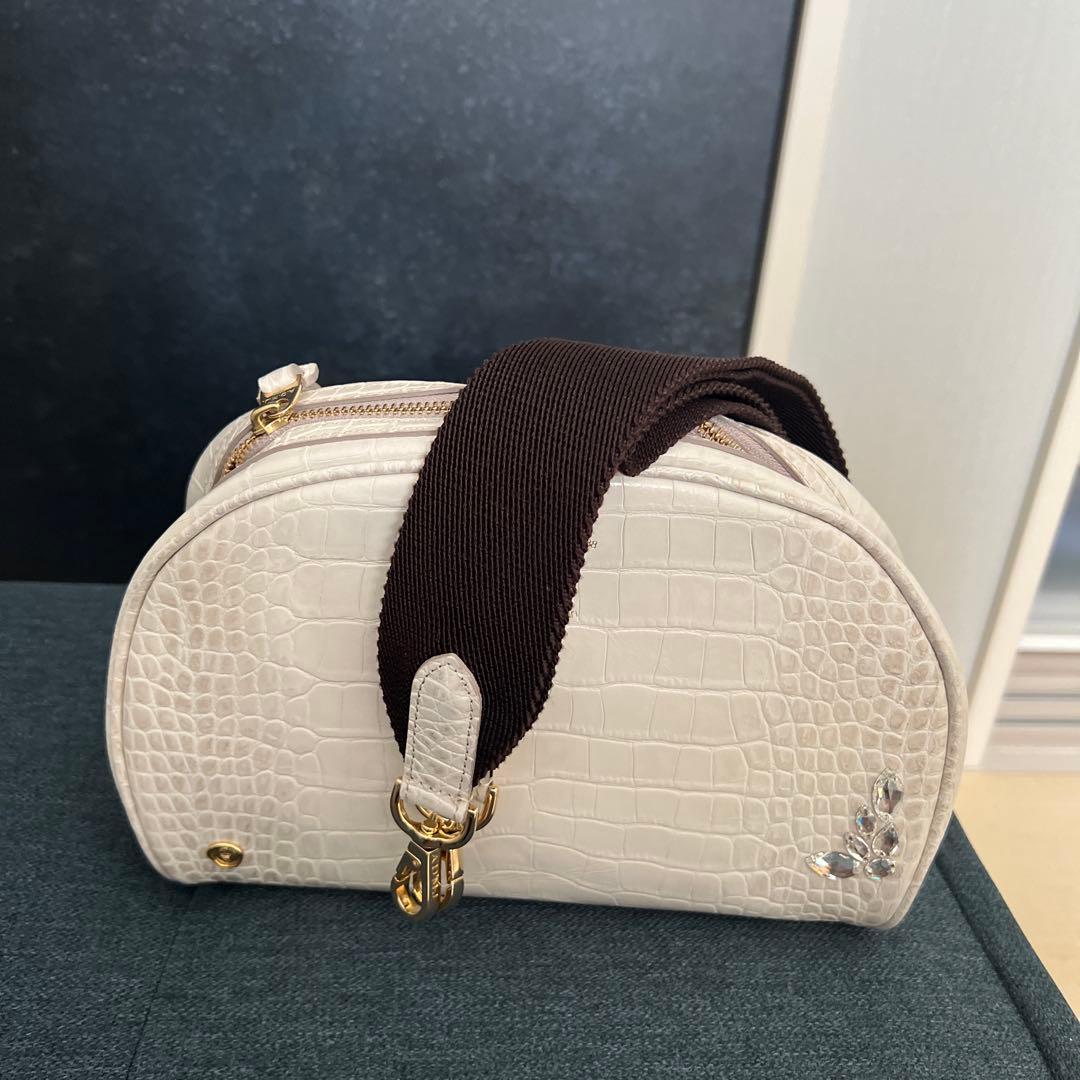 A.D.M.J. クロコダイル風ポーチ - メルカリ