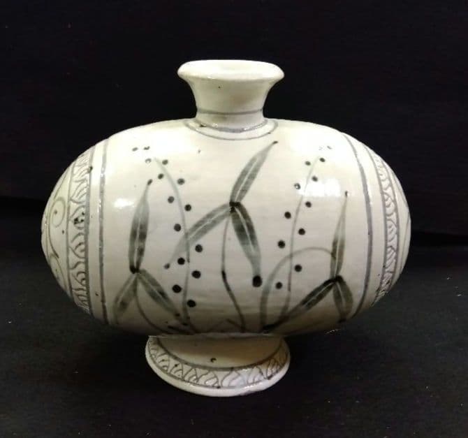 茶道具 花入 扁壺 偏壷 絵粉引 唐津焼 岡本作礼 粉引唐津