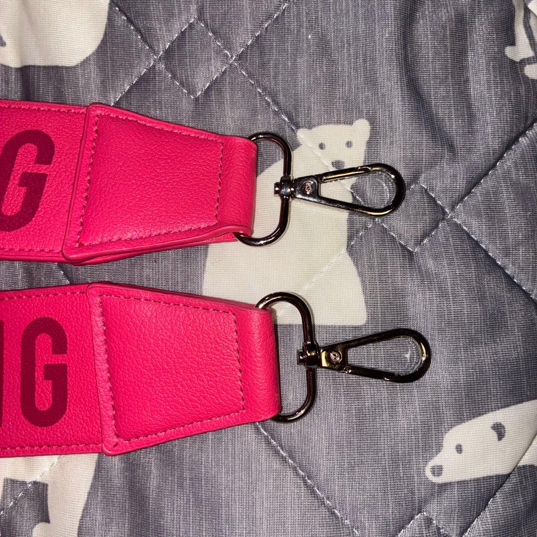 BIGBANG ピンクショルダーストラップ ジヨン ファーチャームGD - メルカリ