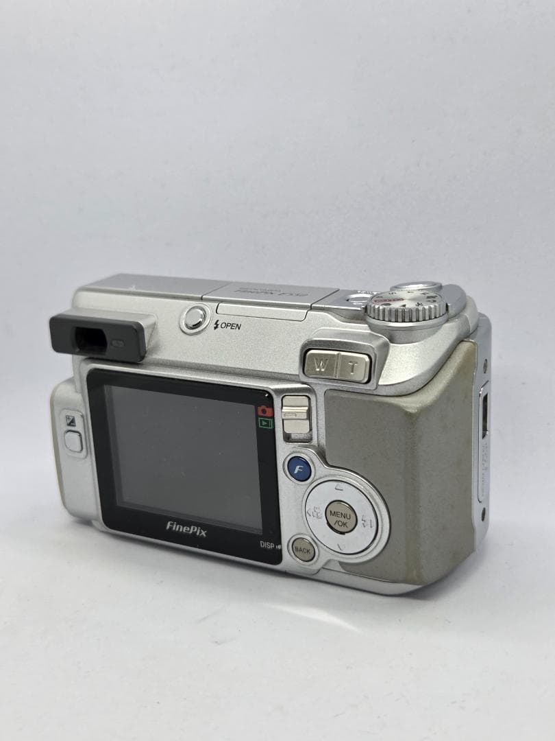 希少品】FUJIFILM FinePix E550 単3電池駆動 - メルカリ