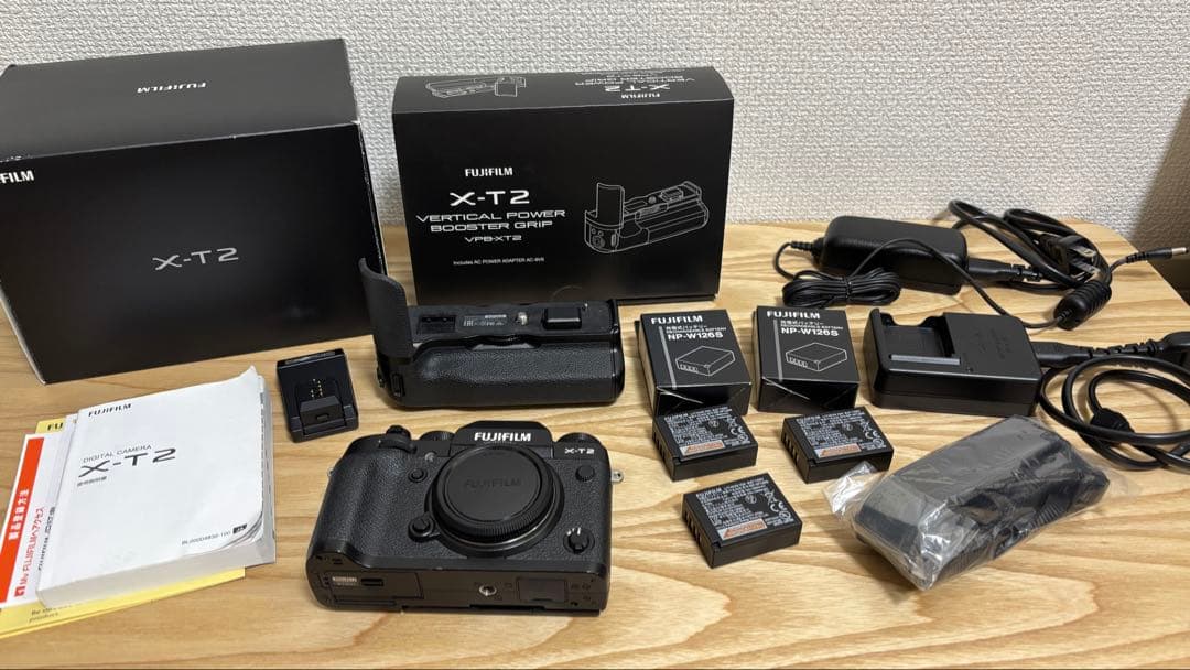 【良品】FUJIFILM X-T2 本体 バッテリー3個　縦グリップ FUJIFILM X-T2 購入レビュー（3）／バッテリーグリップ「VPB-XT2」の