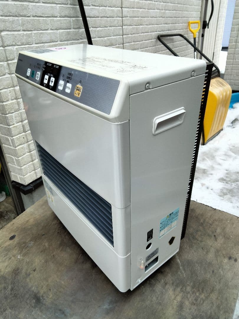 札幌発コロナFF温風石油ストーブ！品番「FF‐4213GS」2013年式中古品⑯