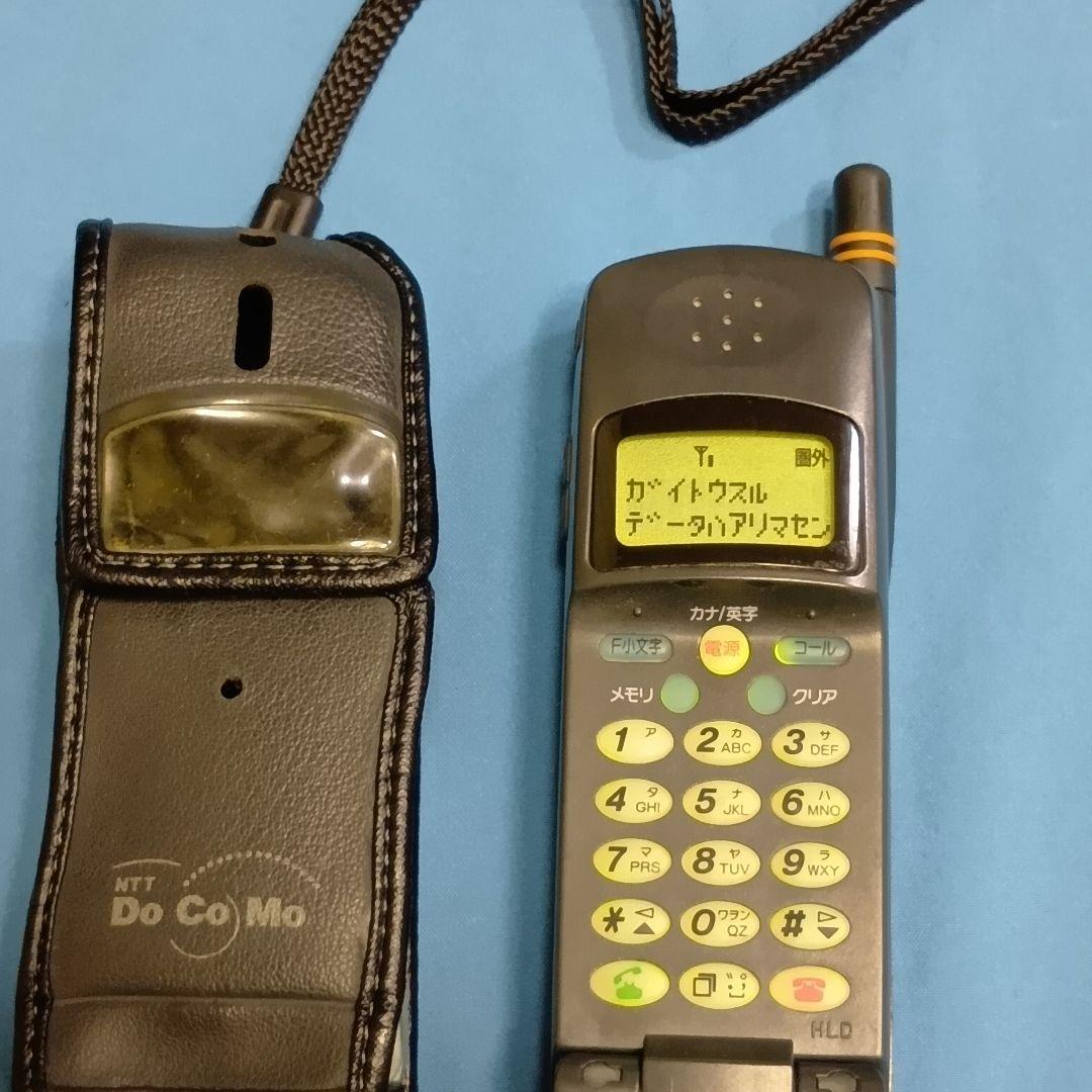 ドコモ ムーバ D2 ◇電源入ります。充電します。とてもキレイです。の