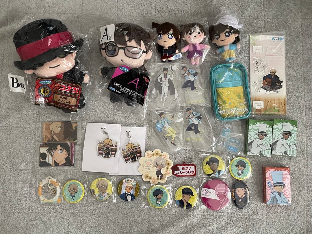 名探偵コナングッズまとめ売り 約40点 缶バッジアクスタS賞ボード