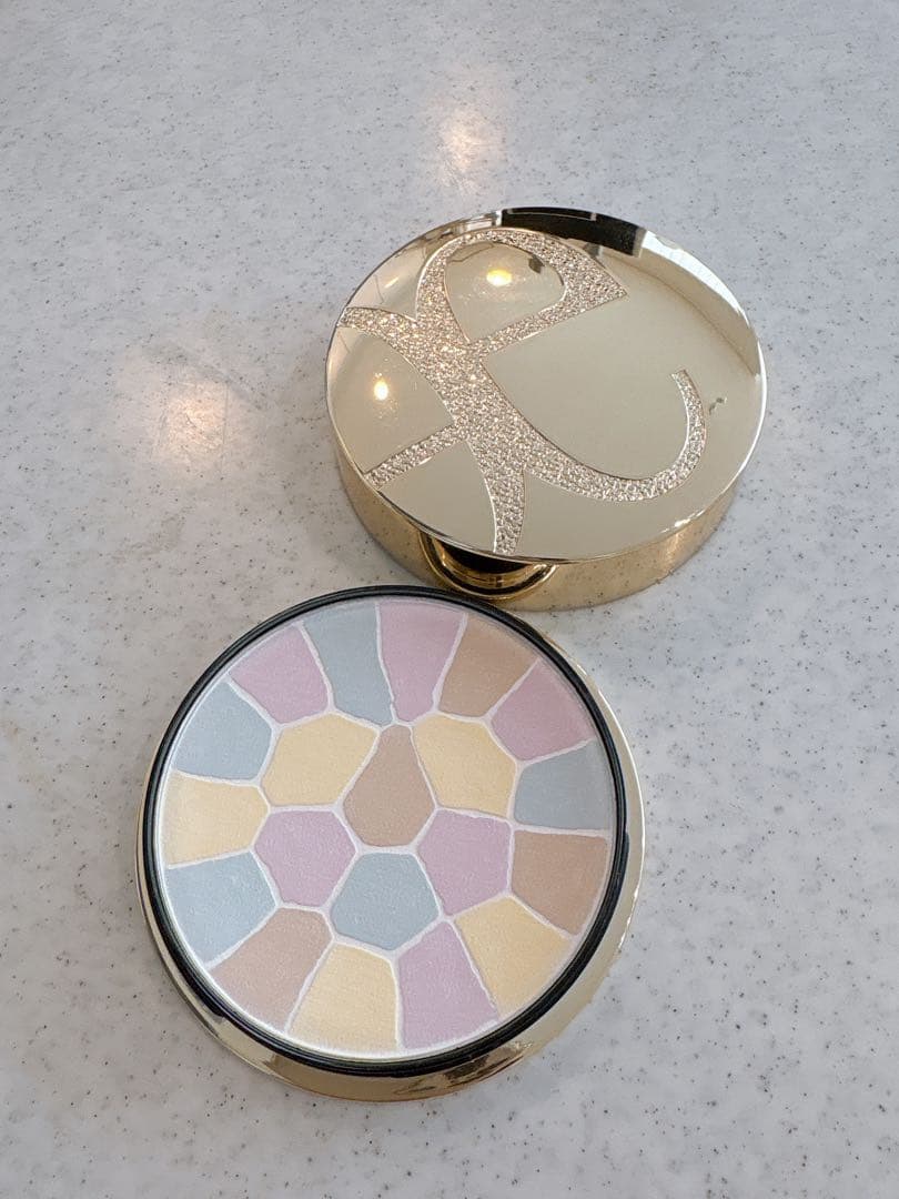 エレガンス ラプードルオートニュアンス リクスィーズIV ラ プードル オートニュアンス リクスィーズ｜フェイスパウダー｜商品