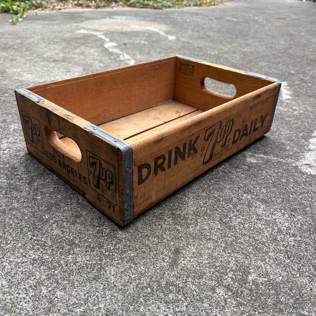 1971年製　70s 7UP ヴィンテージ　木製　ウッド　ボックス　コンテナ ヴィンテージ 木箱 SEVEN UP ウッドボックス 運搬箱 店舗什器