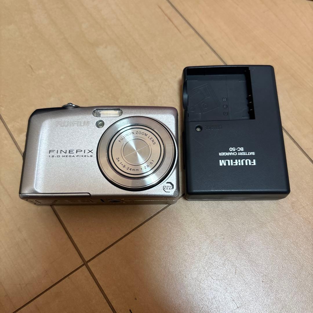 Fujifilm FinePix F60fd 12.0メガピクセル Fujifilm Finepix F60fd digital camera