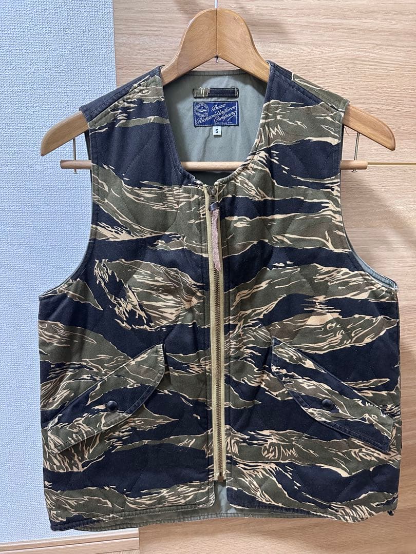 BUZZ RICKSON'S タイガーストライプ 迷彩ベスト - メルカリ