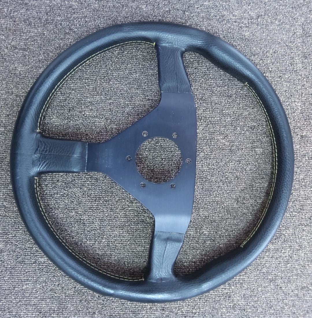 美品 momo モモ ステアリング ヴェローチェ V35 340mm 中古品 - メルカリ