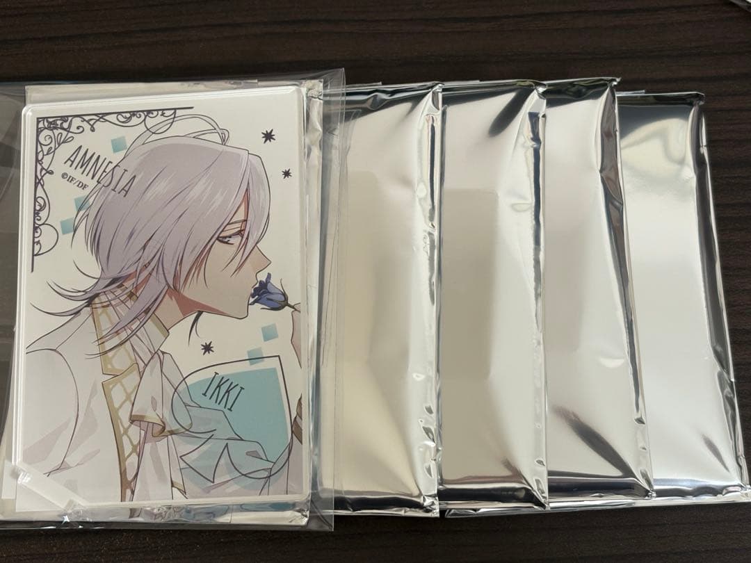 AMNESIA アムネシア アクリルスタンド LATER×CROWD 未開封 - メルカリ