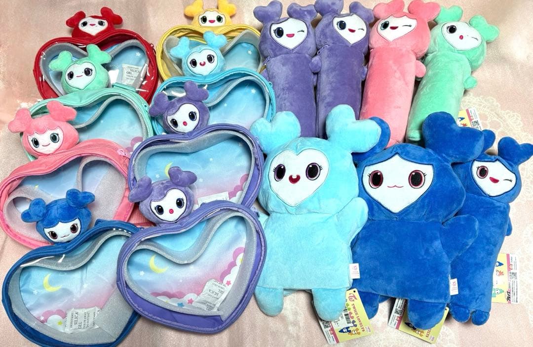 TWICELOVELYSぴょこきゅんバッグ ・のびふにゃポーチ他15点GIGO TWICE GiGO