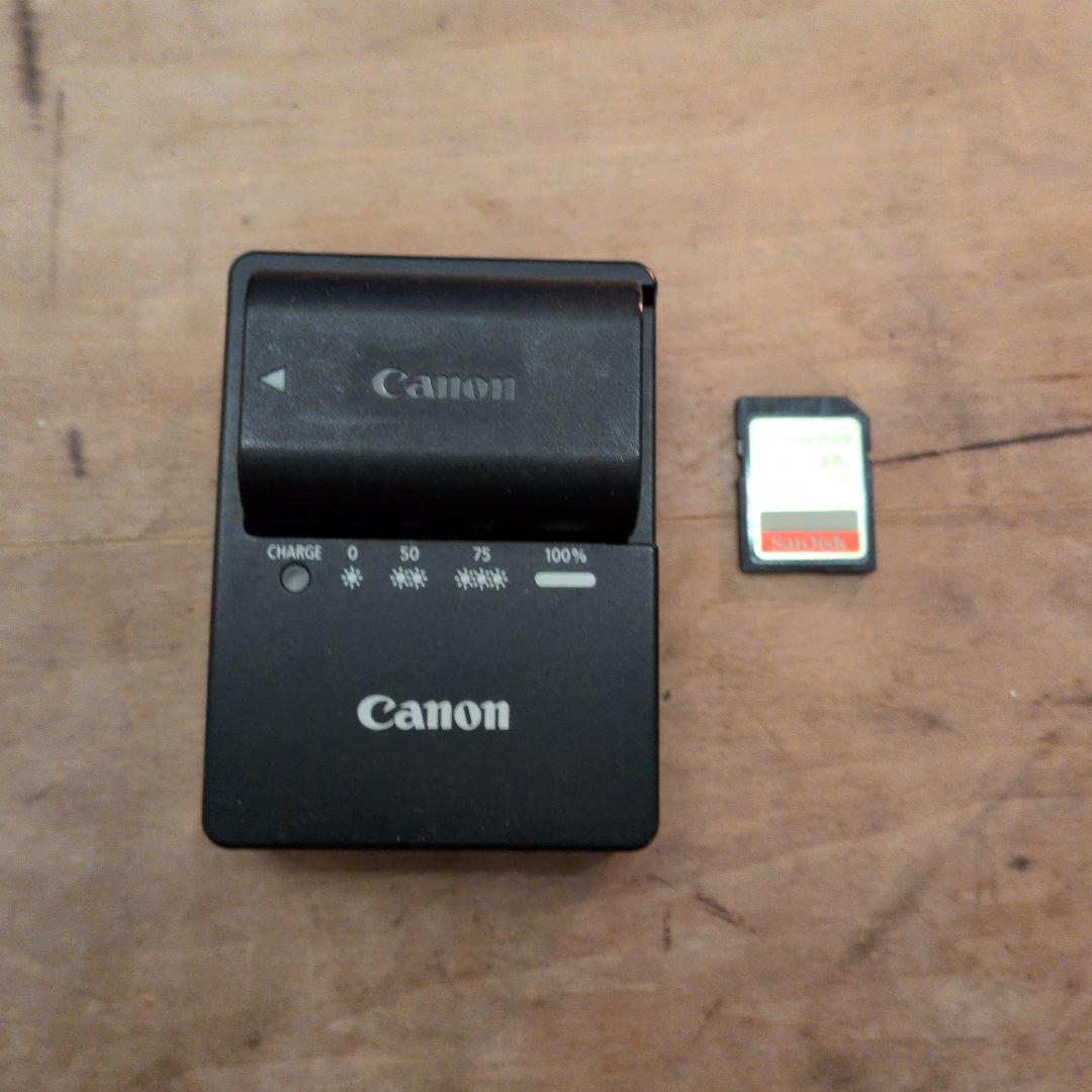 EOS 6D ボディ バッテリー・チャージャーSDカード32GBあり