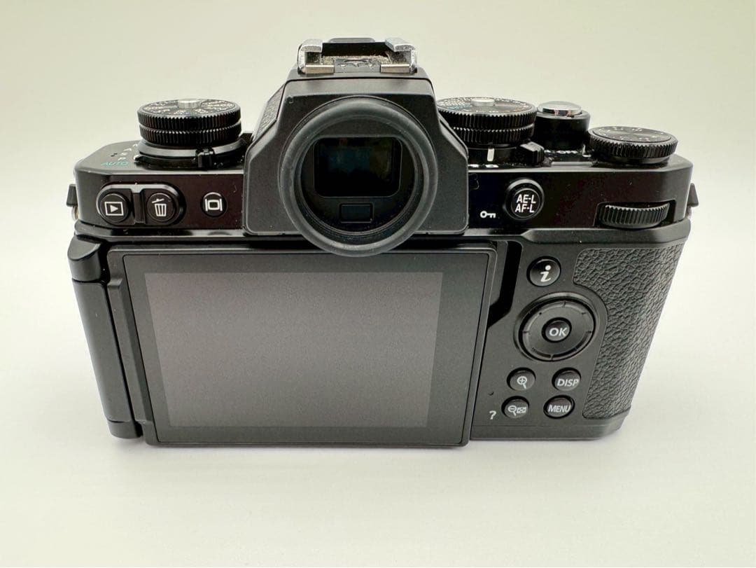 ☆良品【NIKON】Zfc ボディ ショット数3700回未満 - メルカリ