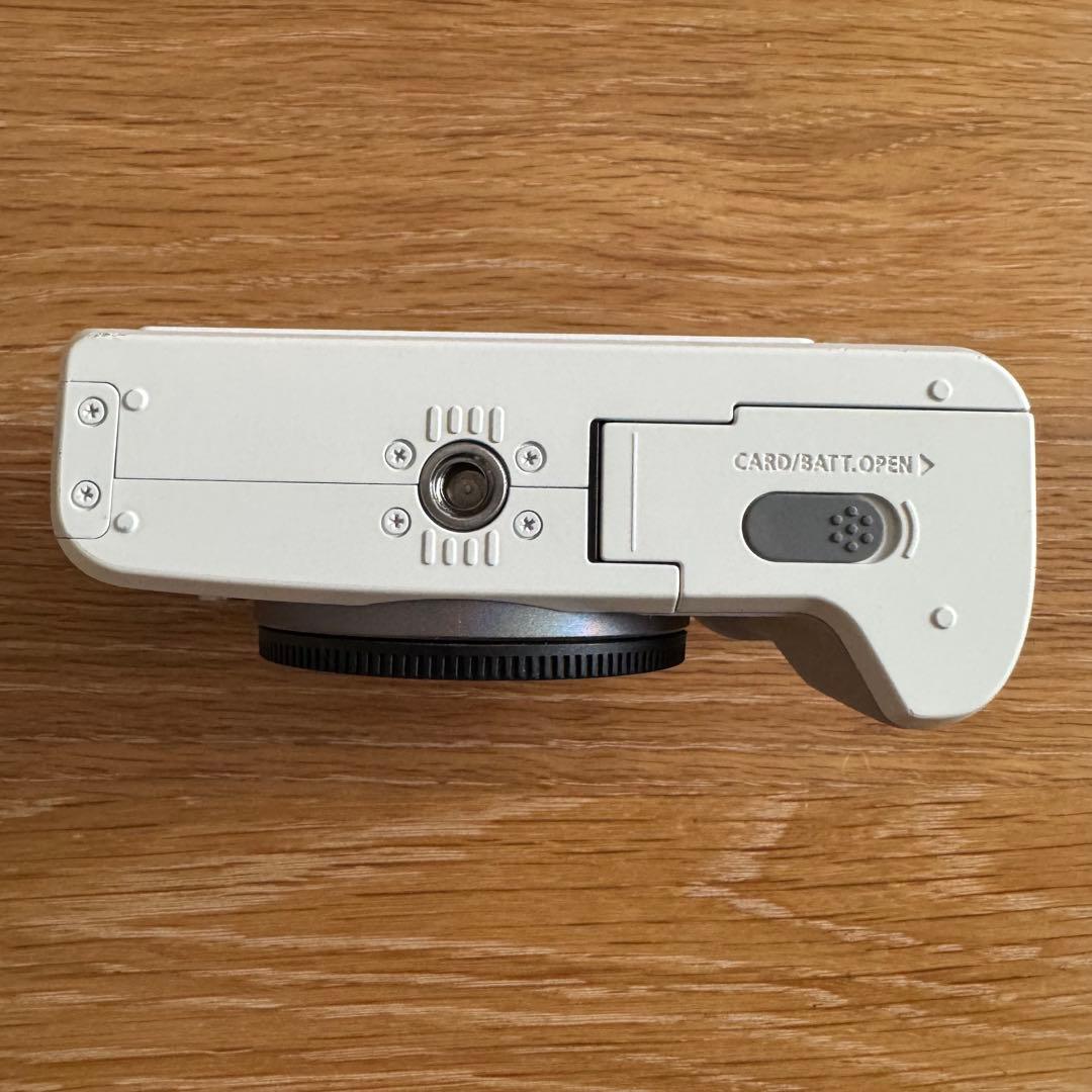 山*田様 《最終値下げ》 Canon EOS kiss M2 ホワイト レンズ2