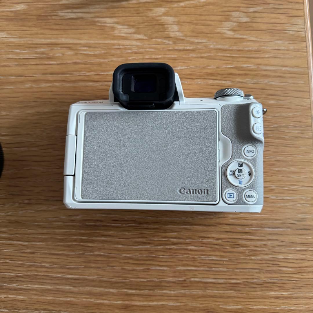 山*田様 《最終値下げ》 Canon EOS kiss M2 ホワイト レンズ2