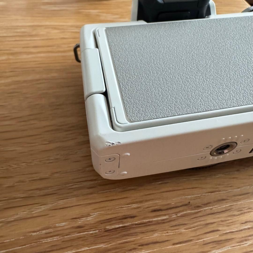 山*田様 《最終値下げ》 Canon EOS kiss M2 ホワイト レンズ2