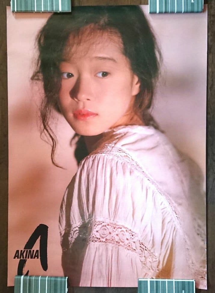 未使用】中森明菜 明治チョコレート ポスターB1 - メルカリ