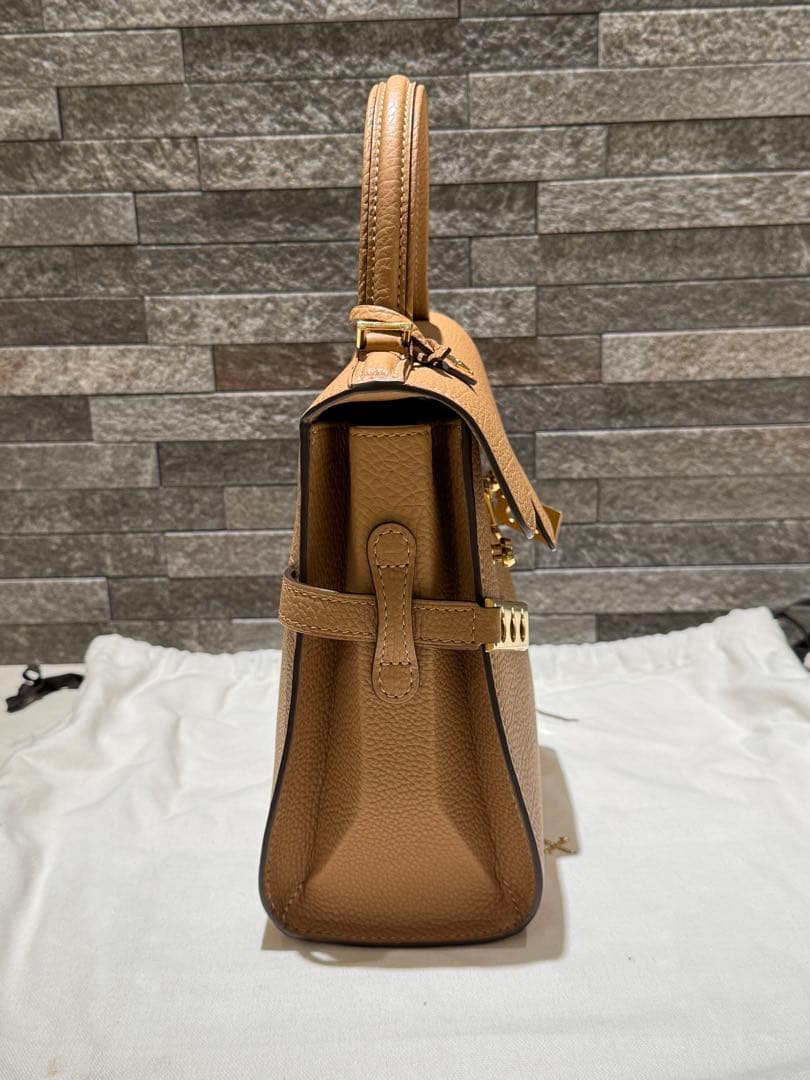 美品】【安心鑑定】デルヴォー タンペートPM クリスピーカーフ