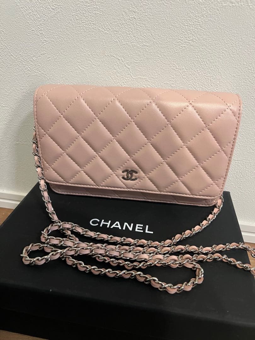 シャネル　CHANEL ノベルティ　チェーンウォレット　チェーンバッグ CHANEL シャネル ノベルティ ショルダーバッグ チェーンウォレット