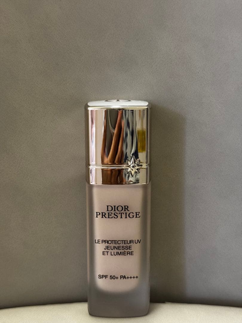 Dior プレステージホワイト　ル　プロテクターUVルミエール　シアーグロウ ディオール（Dior） プレステージ ホワイト ル プロテクター UV