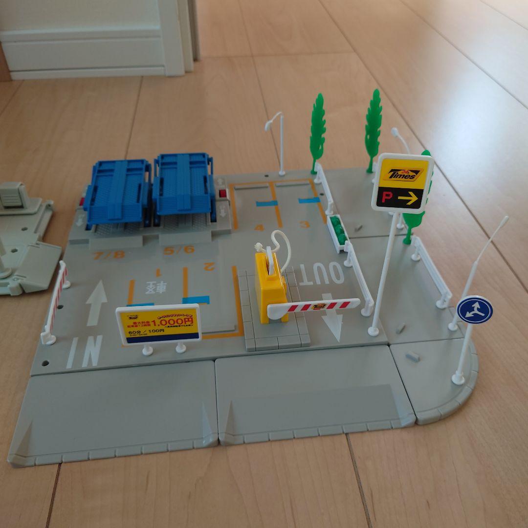 トミカ セブンイレブン 立体駐車場セット - メルカリ