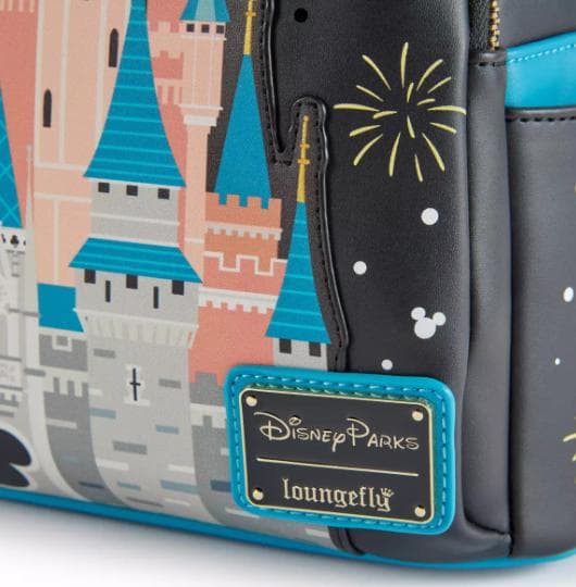Loungefly WDW シンデレラ城 光る ラウンジフライ ミニリュック - メルカリ