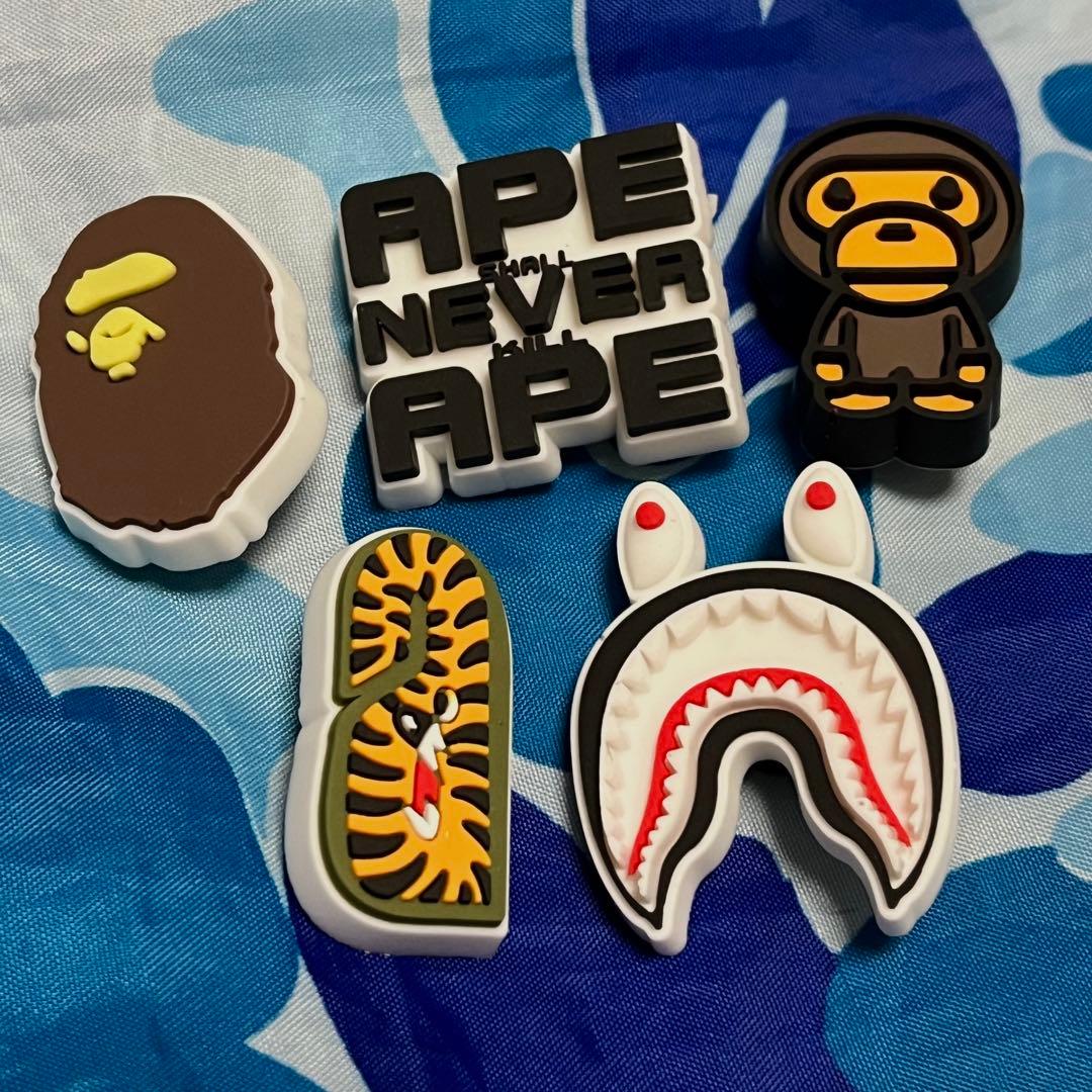 【入手困難】A BATHING APE®︎ × Crocs Clog ジビッツ A BATHING APE® x Crocs – us.bape.com