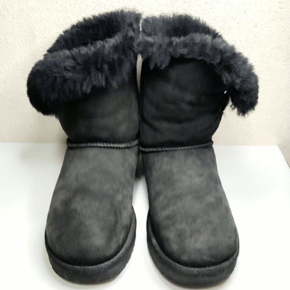 UGG ブラック ムートンブーツ ラインストーン 24cm - メルカリ