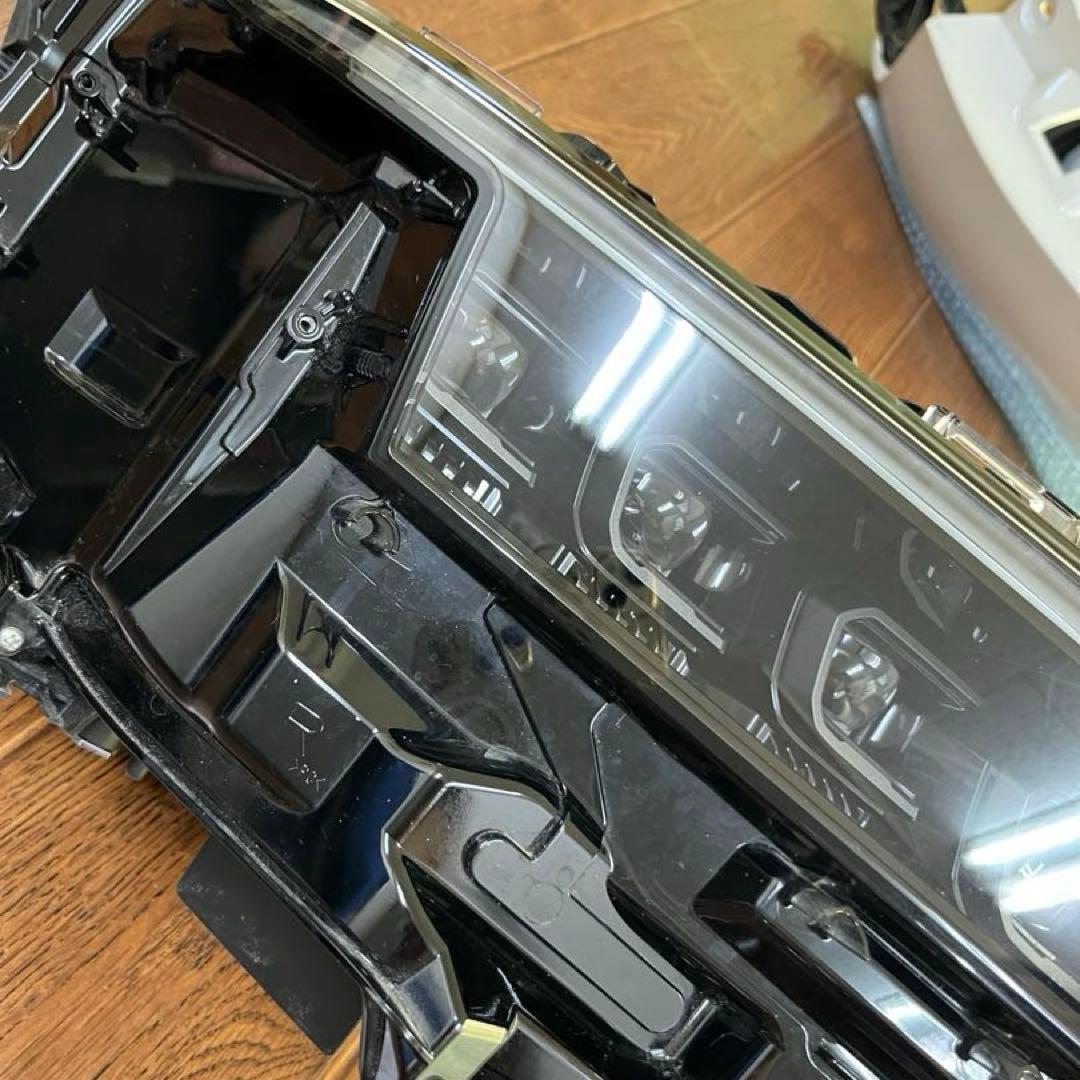 クラウンクロスオーバー（AZSH35/TZSH35型） 純正LEDヘッドライト