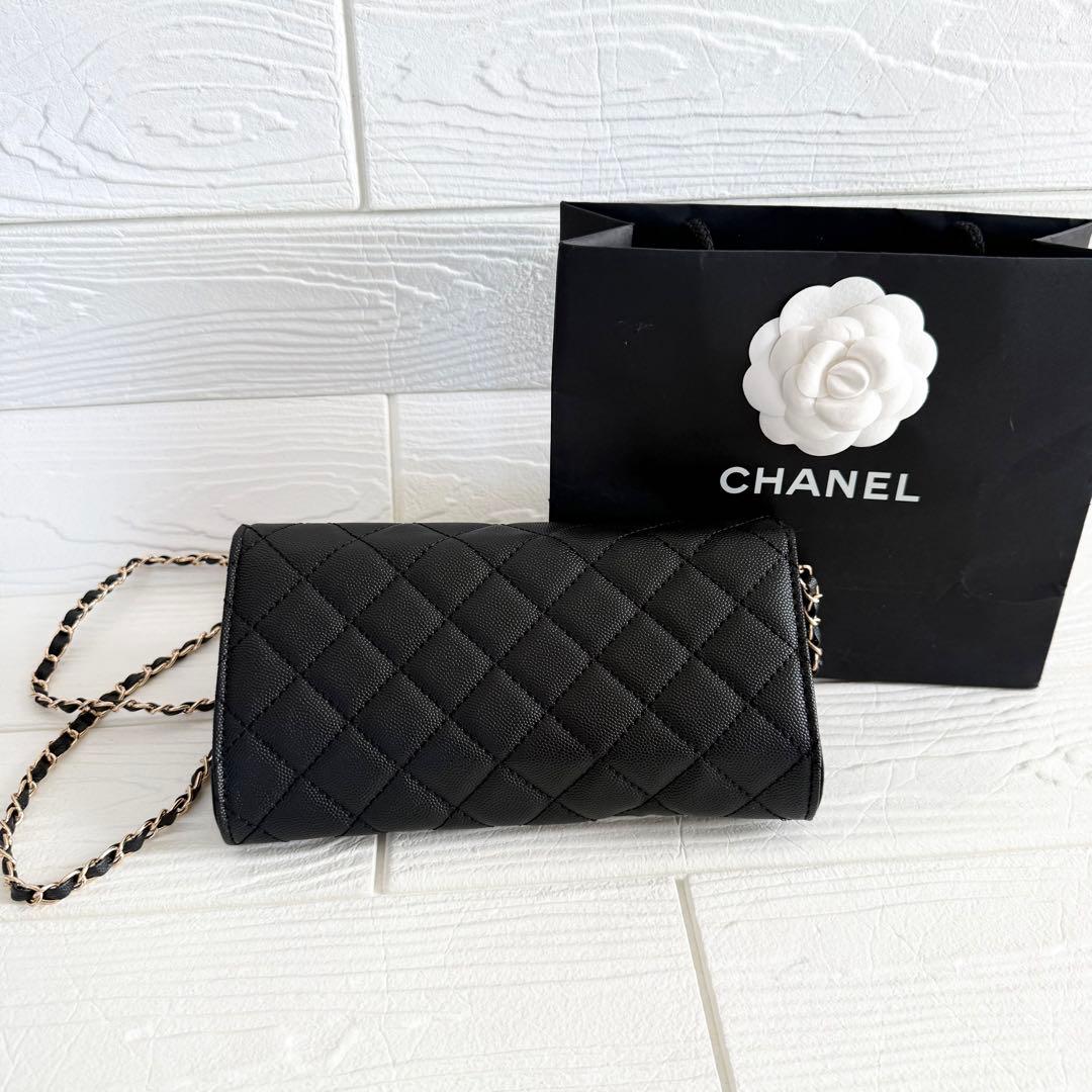 CHANEL ブラック キルティング チェーンウォレット ショルダーバッグ