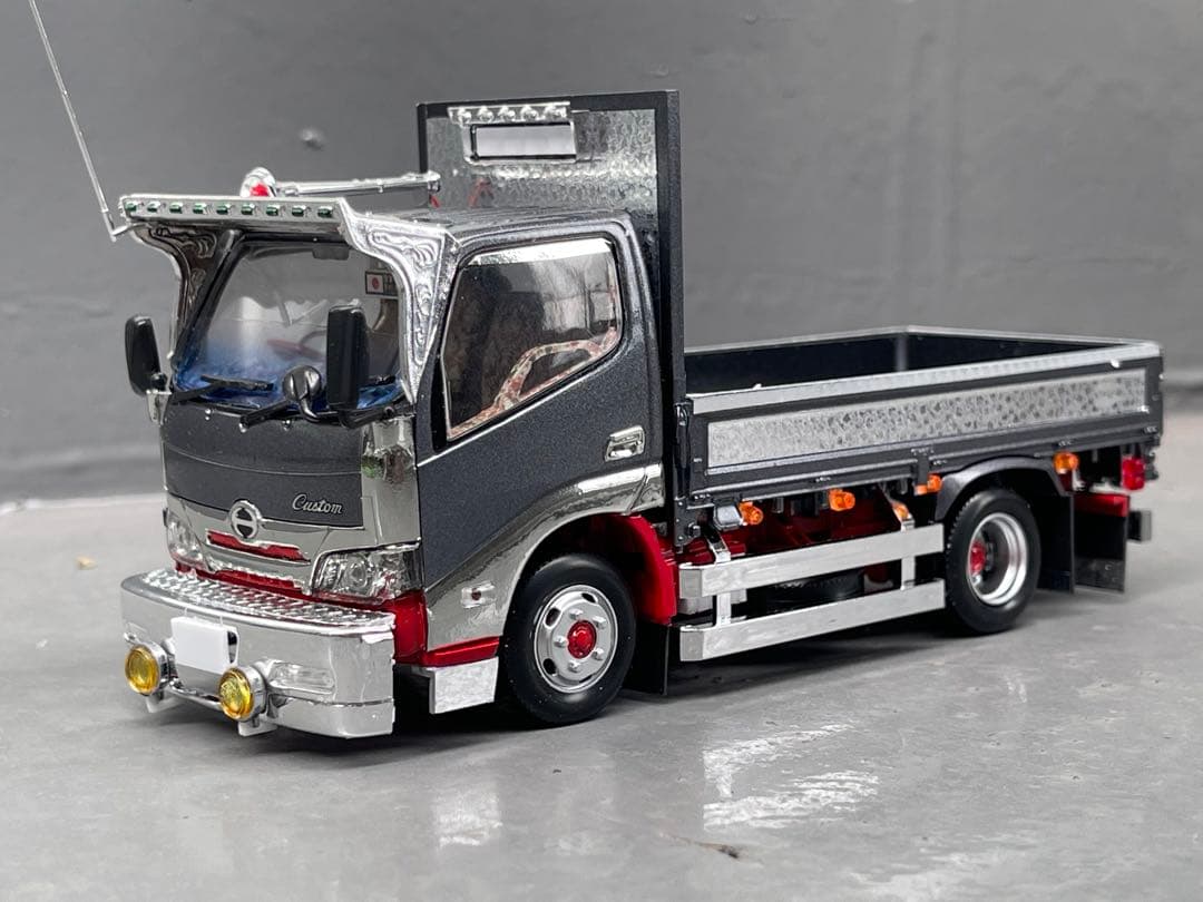 デコトラ‼️1/32 楽プラ・デュトロ☆完成品☆ - メルカリ