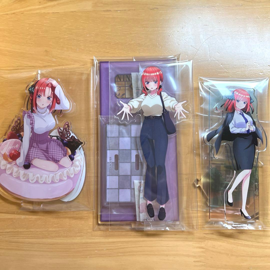 五等分の花嫁 中野二乃 アクリルスタンド 3つ ② - メルカリ