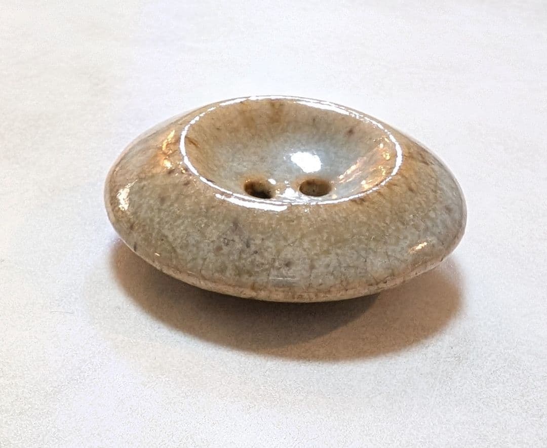 m*8様 No.0320 ルーシー·リー 陶器ボタンA - メルカリ