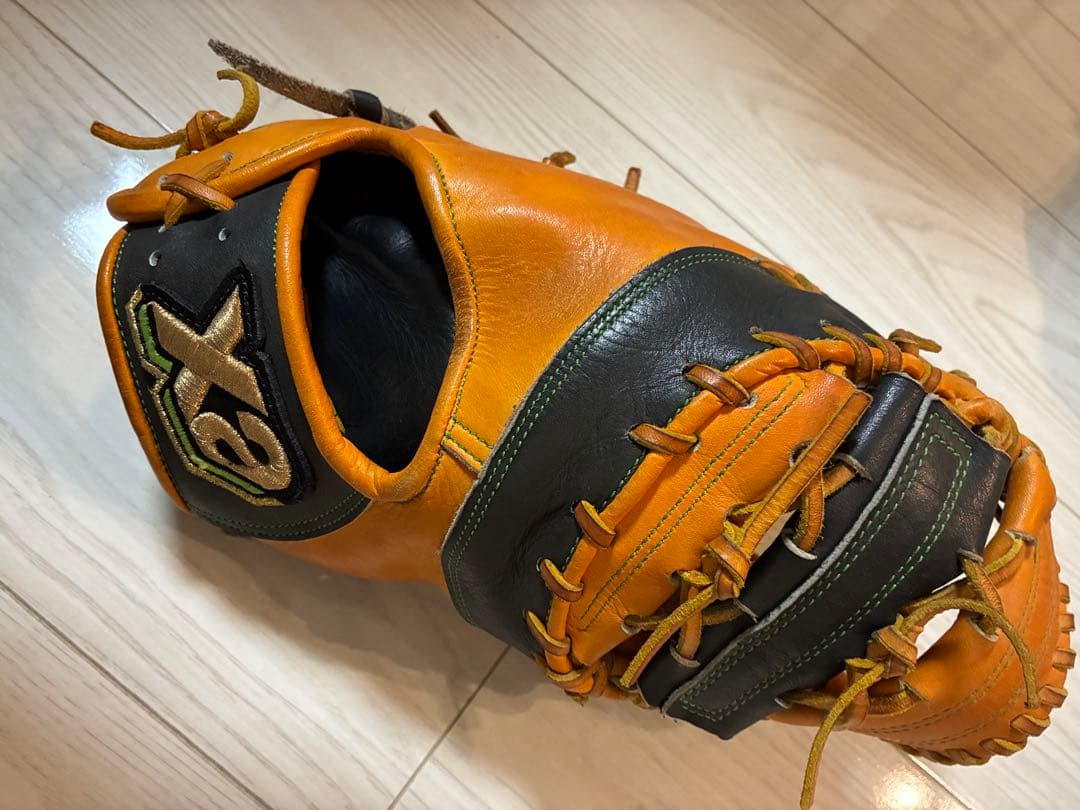 オレンジと黒のファーストミット X9 ザナックス オレンジと黒のファーストミット X9 ザナックス オレンジと黒の