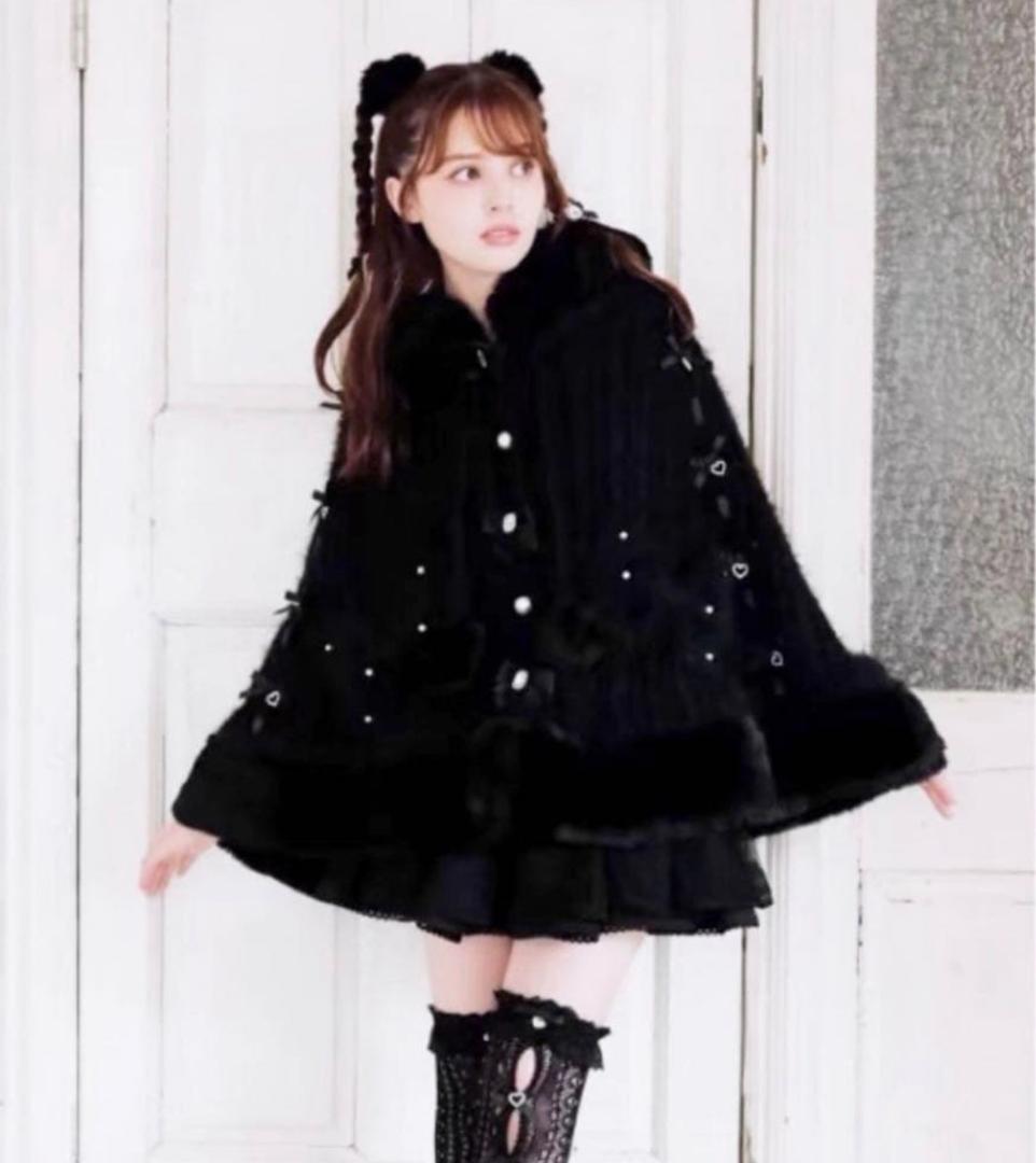 LIZLISA　リズリサ　ポンポンリボンニットファーポンチョ　ブラック　ビジュー 𝑳𝑰𝒁 𝑳𝑰𝑺𝑨 𝑾𝒊𝒏𝒕𝒆𝒓 𝑪𝒐𝒍𝒍𝒆𝒄𝒕𝒊𝒐𝒏 ❄️🩵 🎀着用