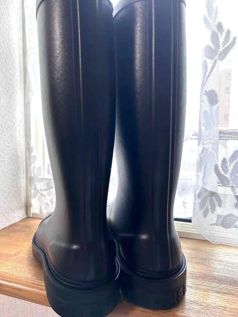 新品未使用】CHANELレインブーツ 39 BLACK ジェニー着用 - メルカリ