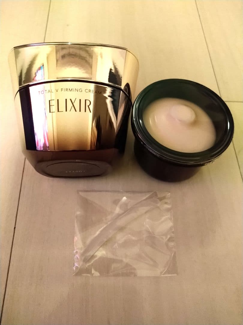 エリクシールトータルVファーミングクリームレフィル50gの通販はau PAY