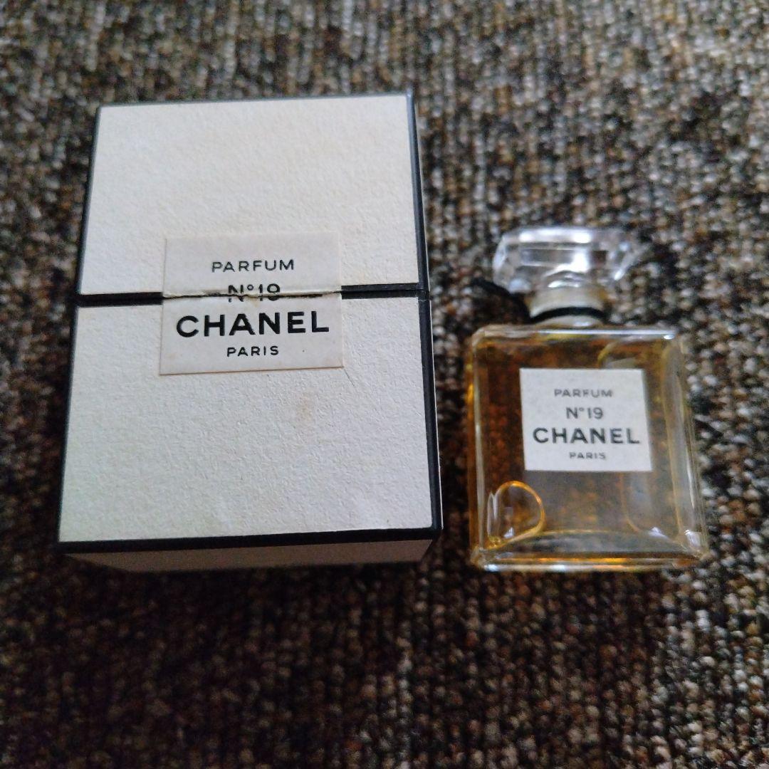 シャネル19番 香水 ミニボトル - メルカリ