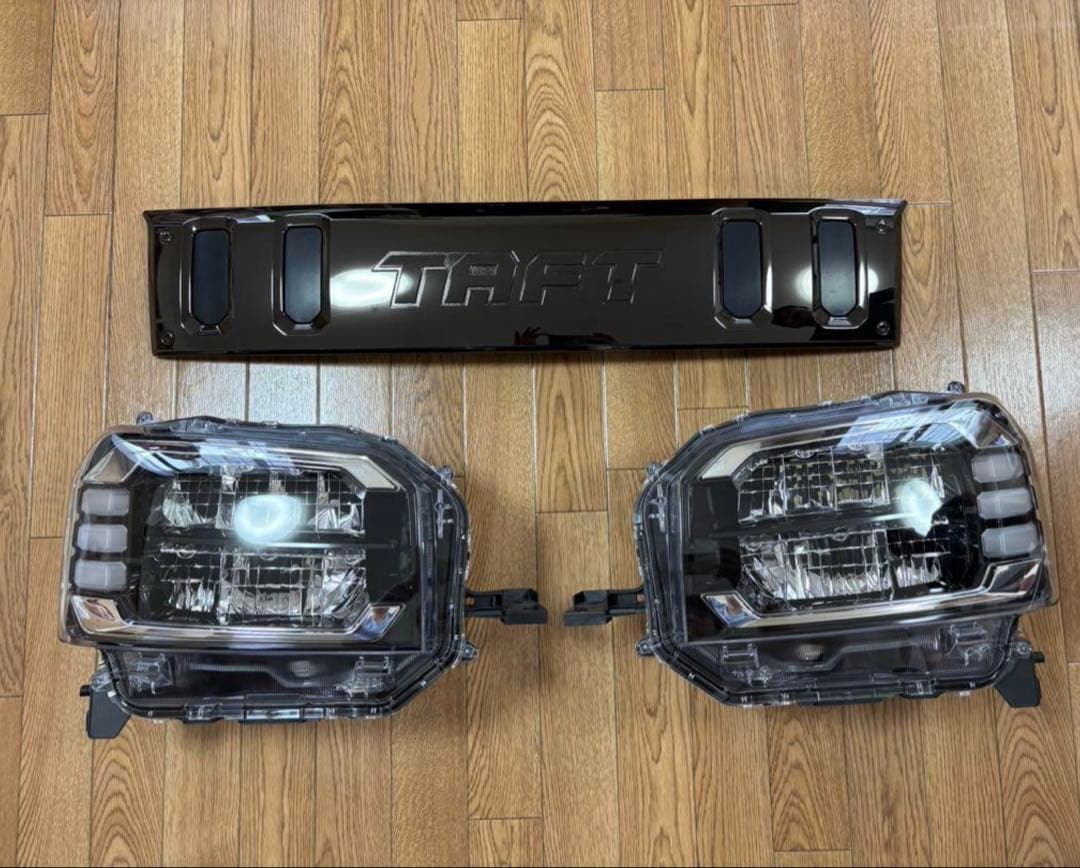 DAIHATSU TAFT 純正グリル、ヘッドライト 2X-2027☆【値下】LED LA900S タフト X☆右ヘッドライト KOITO 100