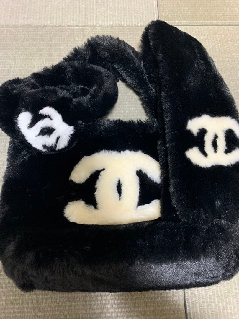 CHANEL ファー ハンドバッグ 他　ノベルティ CHANEL - CHANEL ノベルティー ファートートバッグの通販 by 彩々's