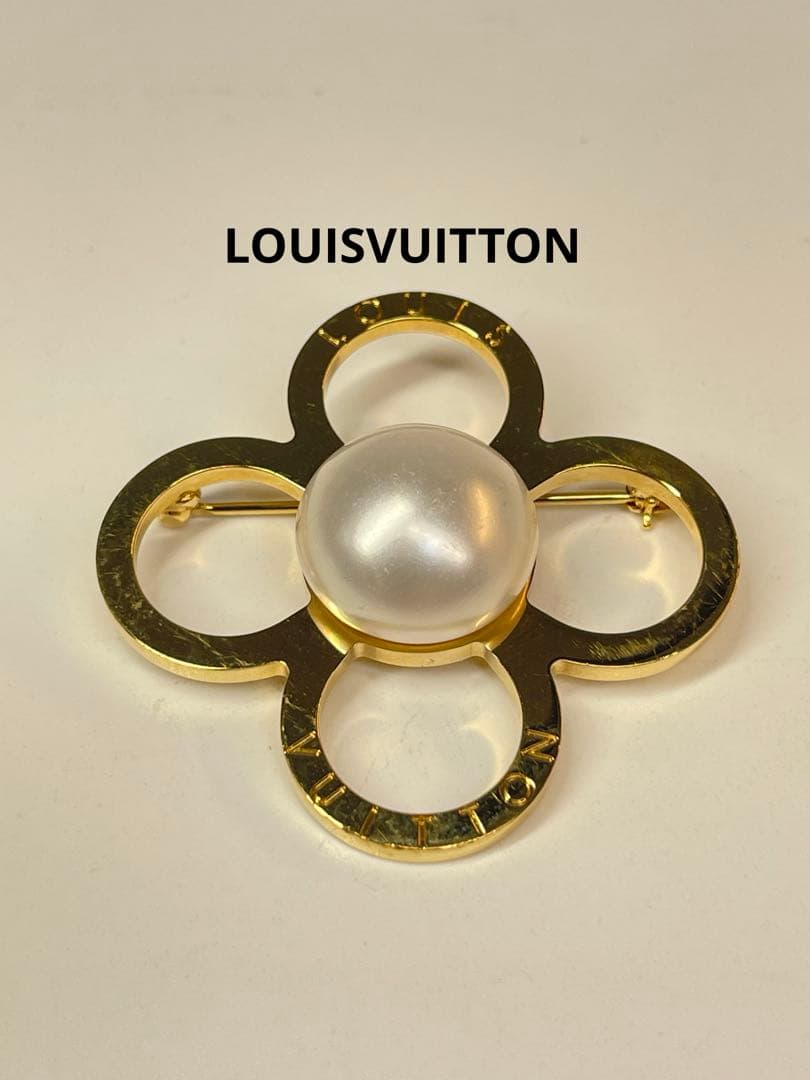 LOUISVUITTON(ルイ・ヴィトン)ブローチ シンプルで使いやすい☆】ルイヴィトン ブローチ モノグラム (Louis