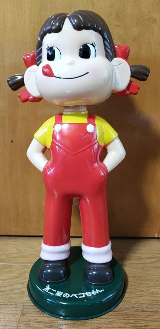 ペコちゃん 首振り人形 フィギュア - メルカリ