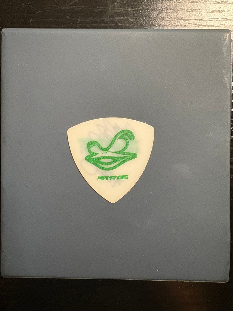 10FEET TAKUMAさんのサイン入りピック - メルカリ