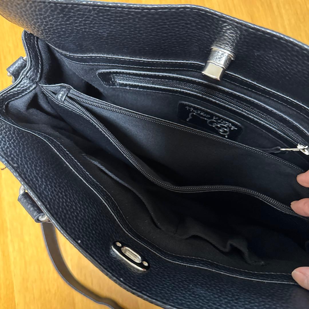 ラウンジフライ ハローキティ コラボ型押しトートバッグ 黒 - メルカリ