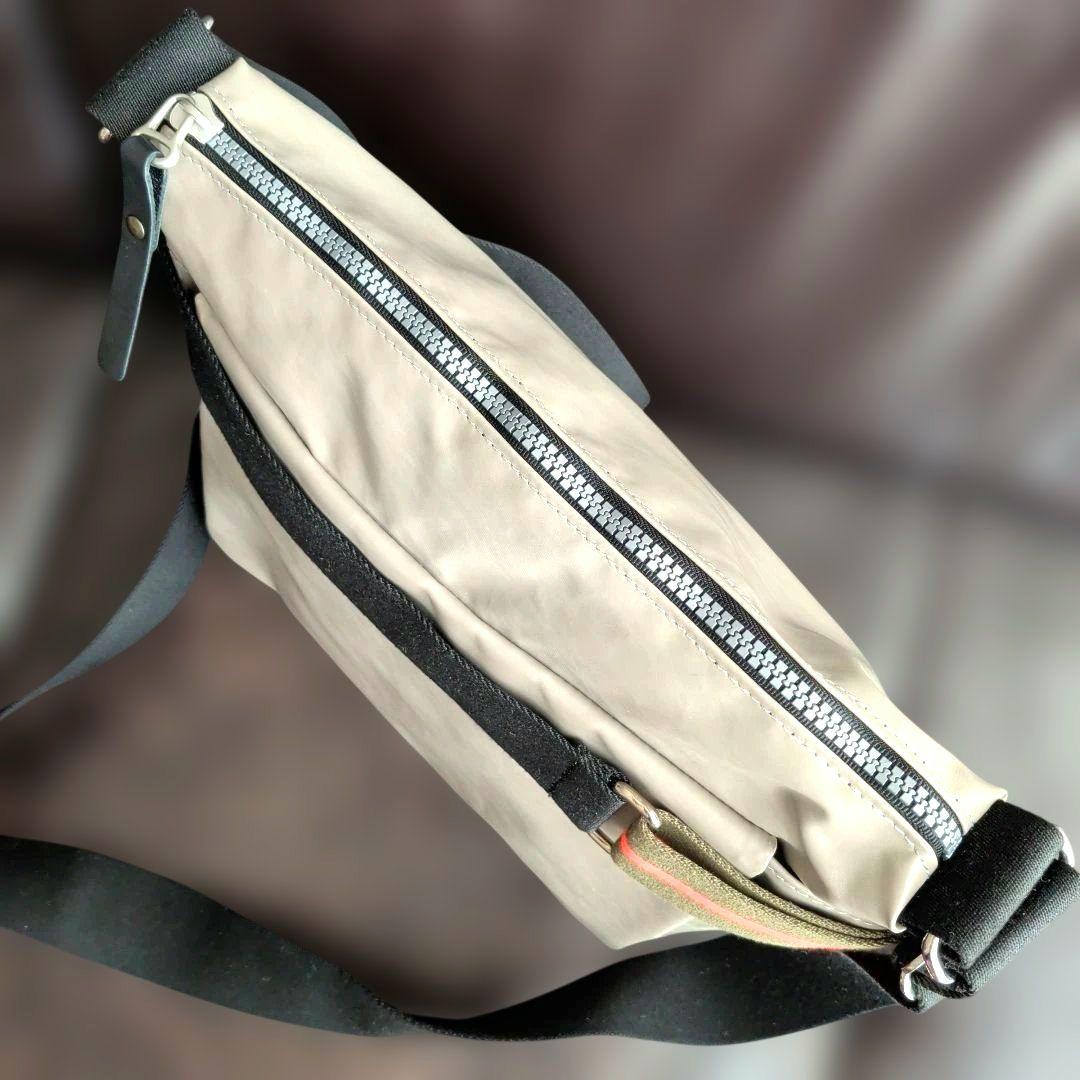 Jack Gomme グレー ナイロン ショルダーバッグ サコッシュ 軽量